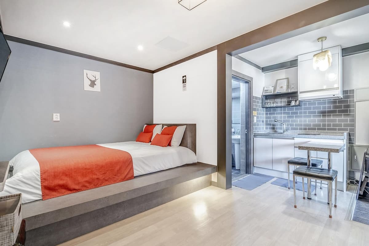 Basic Room, 1 Bedroom (Aquamarine(Oceanview,1층)) | 1 bedroom, free WiFi