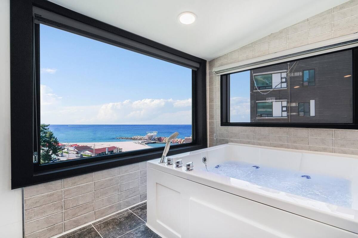 Basic Room, 2 Bedrooms (Diamond (Spa,Fulloceanview,2층)) | 1 bedroom, free WiFi
