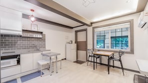 Basic Room, 1 Bedroom (Emersist ( Spa )) | 1 bedroom, free WiFi