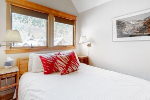 4 habitaciones, tabla de planchar con plancha, internet y ropa de cama 