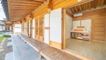 Basic Room, 1 Bedroom (Moogungwha) | 1 bedroom, free WiFi