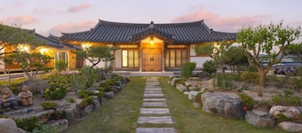 Gyeongju Wadamjung Hanok Pension