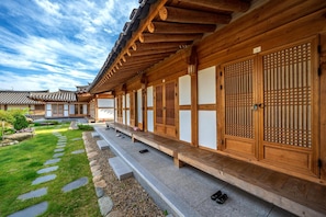 Hiên