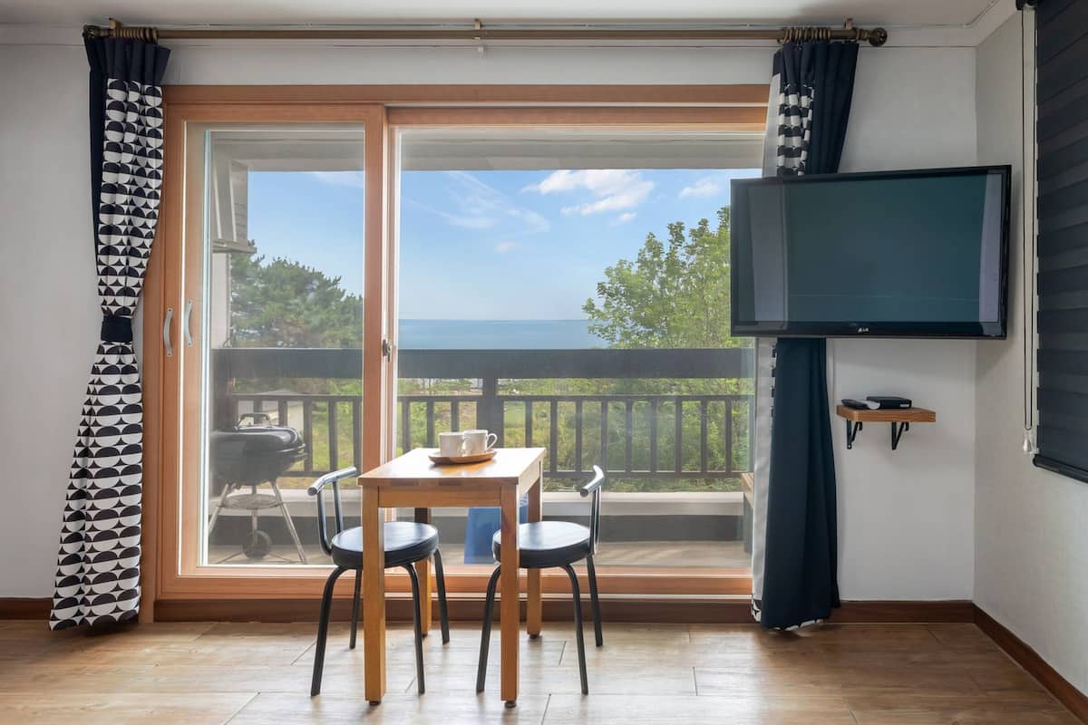 Basic Room, 1 Bedroom (Rosemary 203(Ocean View)) | 1 bedroom, free WiFi