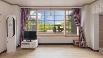 Basic-Zimmer, 2 Schlafzimmer (lavender 101(meonbadajeonmang)) | 1 Schlafzimmer, kostenloses WLAN