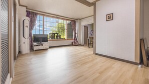 Basic-Zimmer, 2 Schlafzimmer (lavender 101(meonbadajeonmang))