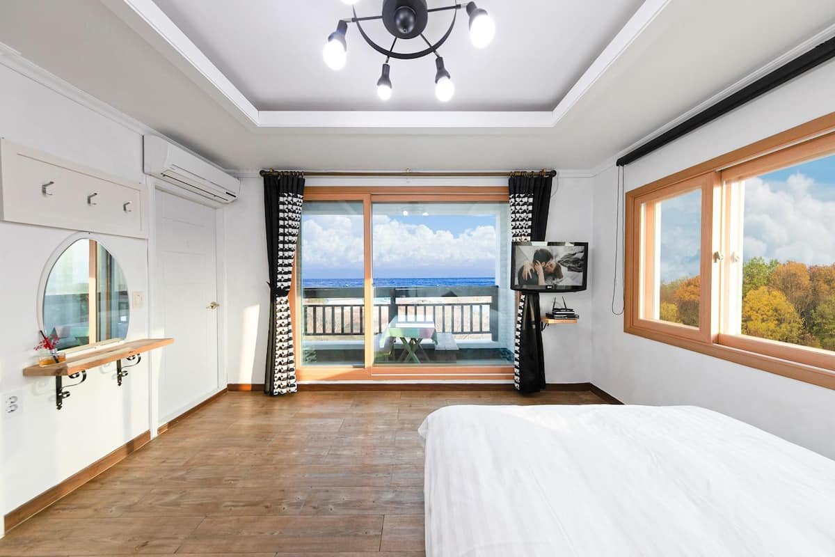 Basic Room, 1 Bedroom (Iris 304(Ocean View)) | 1 bedroom, free WiFi