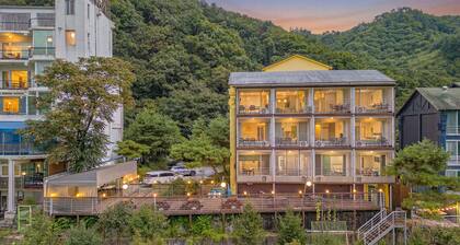 Gapyeong Rowa River View Pension