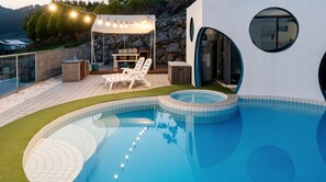 Basic Room, 1 Bedroom (Hyang gi) | 1 bedroom, free WiFi - Namhae Pumda Pool Villa Pension (Namhae)