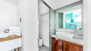 Basic Room, 1 Bedroom (Bada) | Bathroom