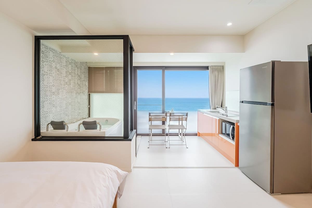 Habitación básica, 1 habitación (Room203(Spa/OceanView)) | 1 dormitorio y wifi gratis