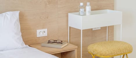 Basic Room, 1 Bedroom (Room302(Spa/OceanView/NoCooking)) | 1 bedroom, free WiFi