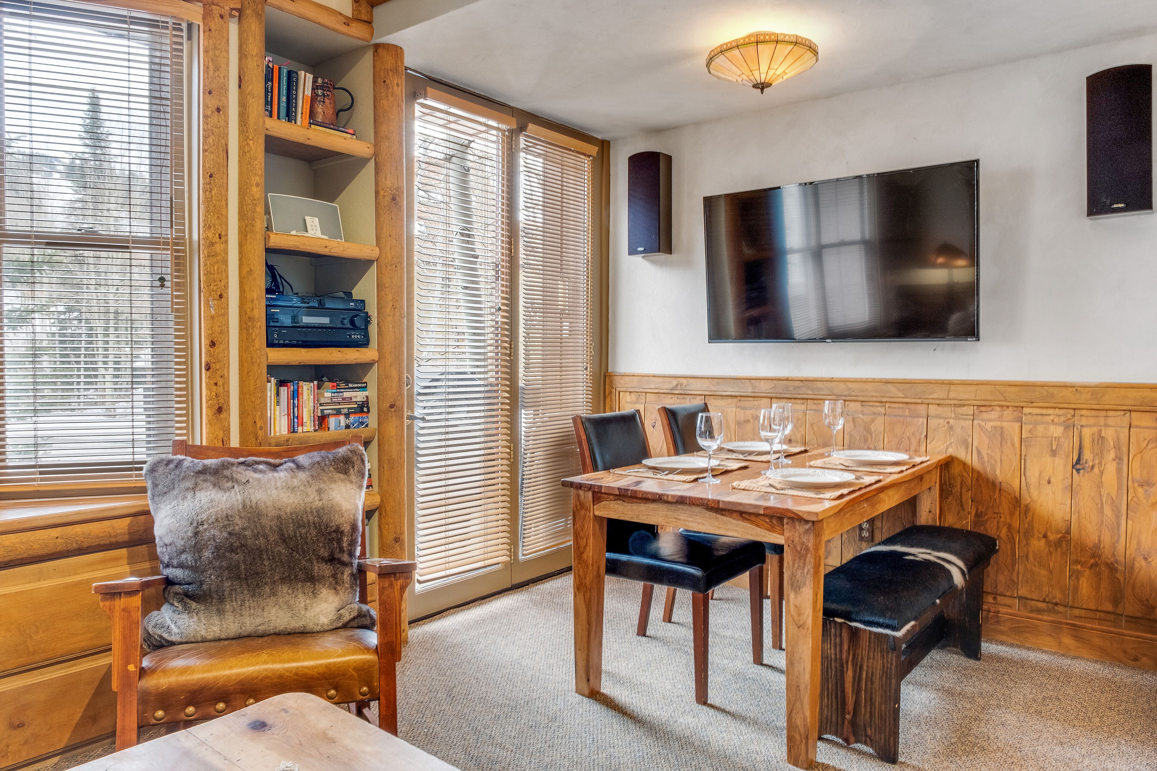 Two-story, ski-in/out mountain condo with balcony, washer/dryer & grill