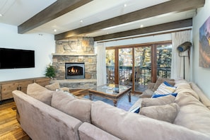 TV - Mountain- & river-view condo with W/D & hot tub - walk to lifts & Main St (Telluride)