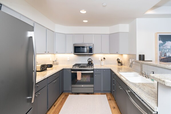 Fridge, microwave, oven, stovetop