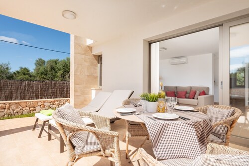 GARLANDA 1 - Modern villa with private pool near paradisaical beach. Free WIFI.