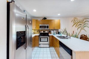 Fridge, microwave, oven, stovetop - Beach lovers dream condo with pools, hot tub, beach access & W/D (Kihei)