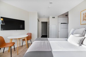 アイロン / アイロン台、WiFi、ベッドシーツ