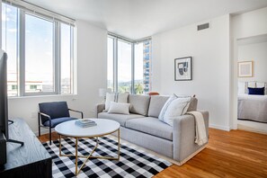 Télévision, chaîne hi-fi