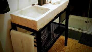 Shower, towels