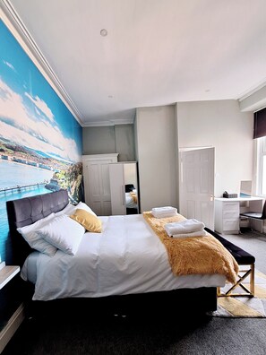 7 bedrooms, iron/ironing board, WiFi, bed sheets