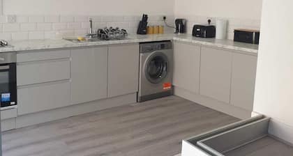 Beautiful 7-Bed House in Llandudno