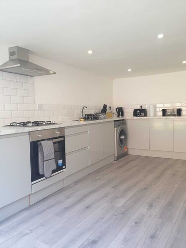 House - Sleeps upto 20 people