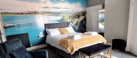 7 bedrooms, iron/ironing board, WiFi, bed sheets