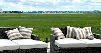 New England, Coastal Beachside