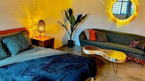 Family Room, 1 King Bed | Bed sheets - Canova Hostel & Pizza (Puerto Vallarta)