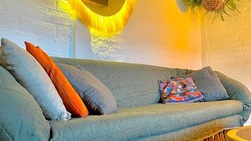 Family Room, 1 King Bed | Bed sheets