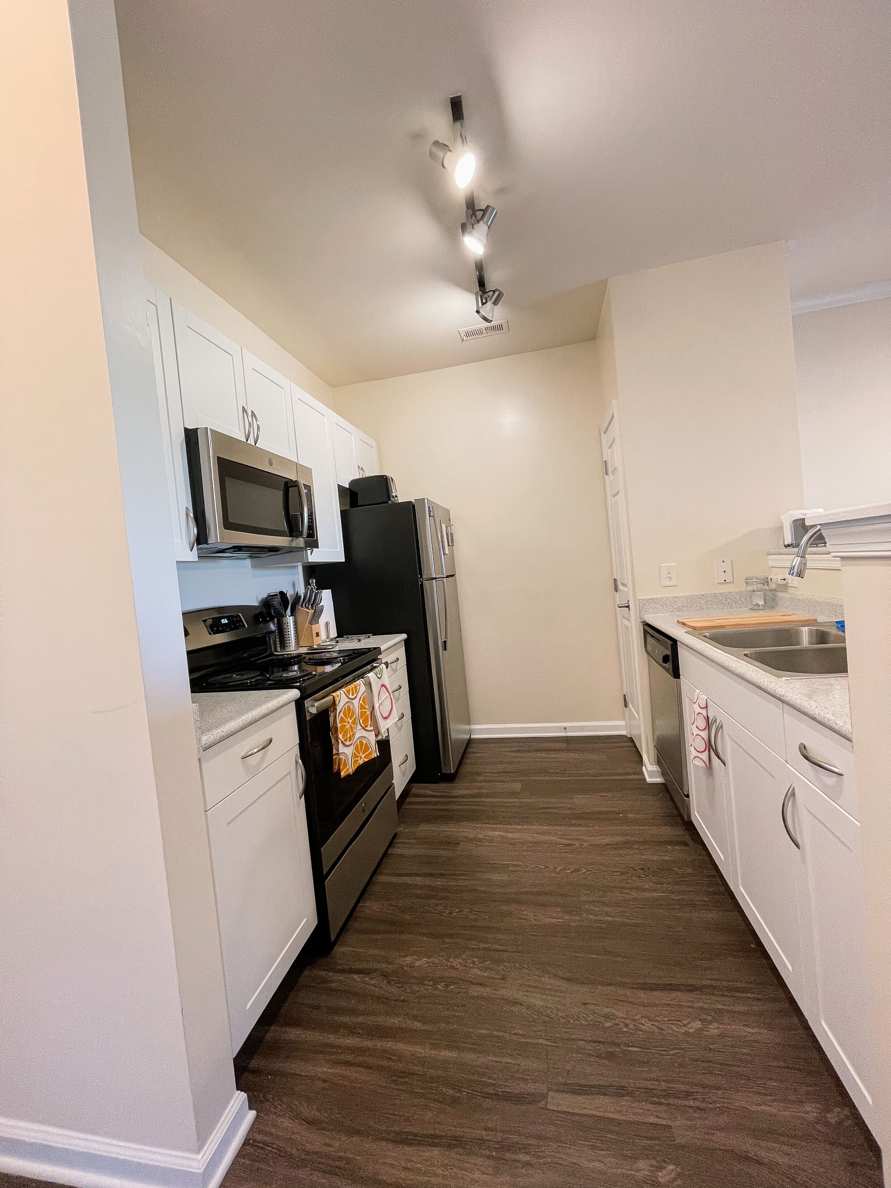 Spacious, clean, beautiful mtn views, close 2 Hood