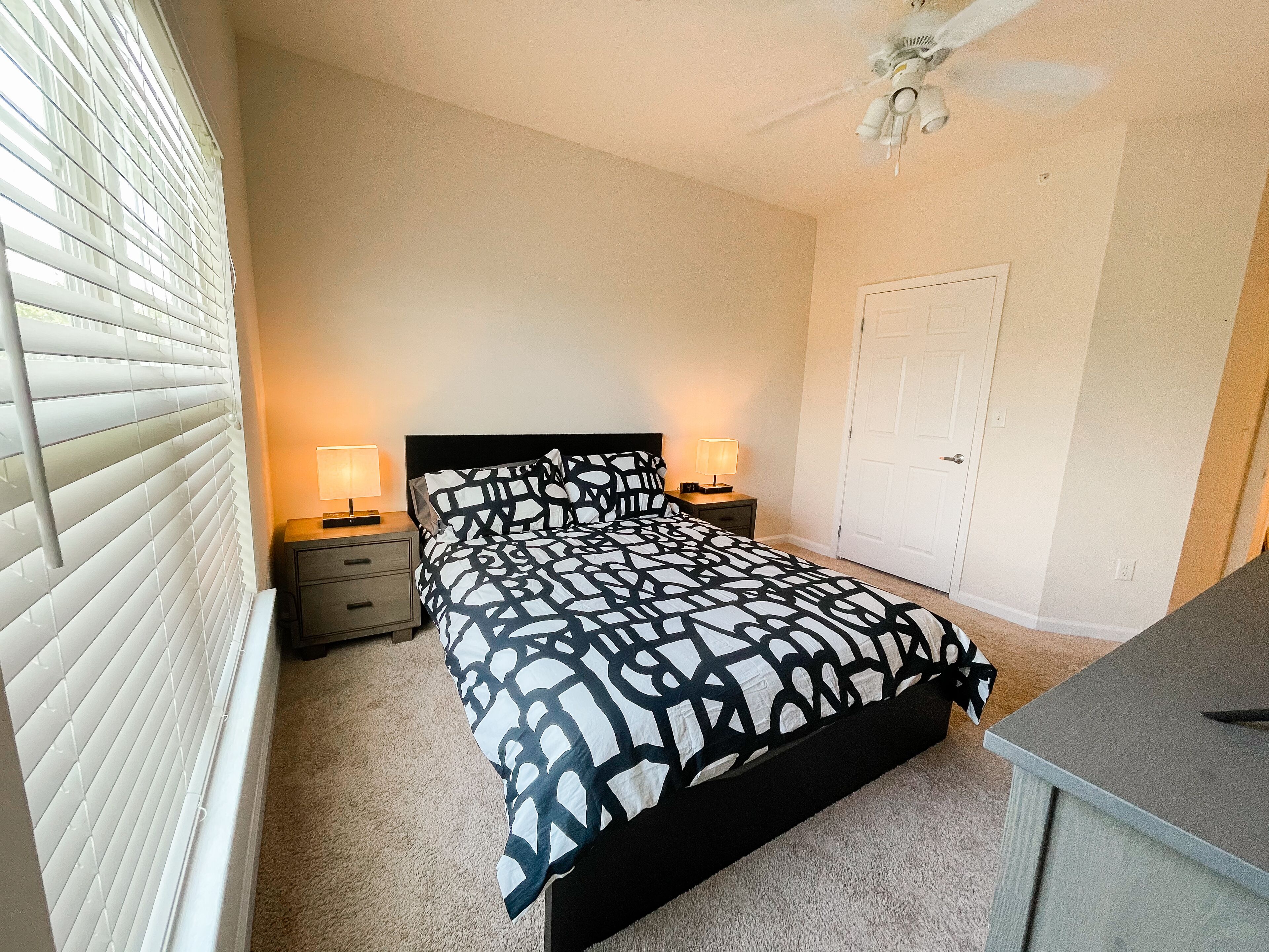 Spacious, clean, beautiful mtn views, close 2 Hood