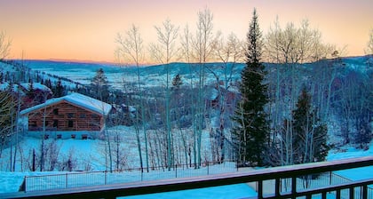 Amazing Location on Mtn-100 yds to Thunderhead Lift-Heated Pool-Hot Tub-W/D in Unit-Grill-Fireplace