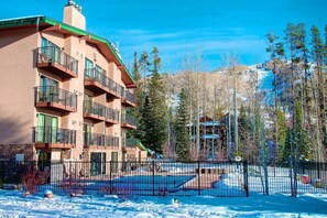 Unclassified image, 5 of 50, button