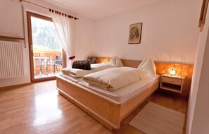 4 camere, Wi-Fi gratuito, lenzuola