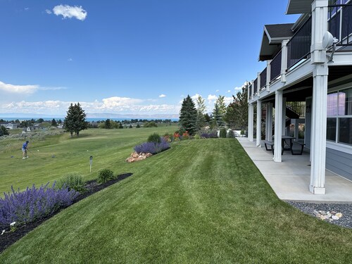Blue Lake Retreat - fully-landscaped home sits on 2nd tee of Bear Lake G.C.