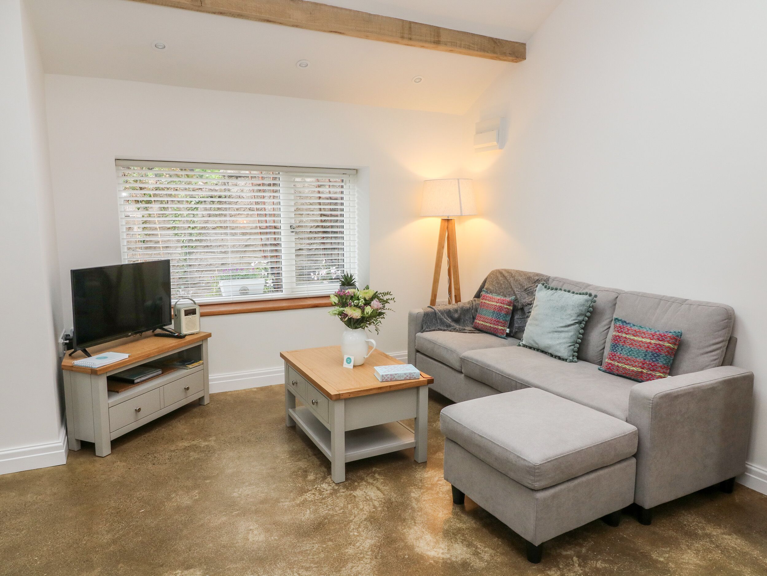 HORNCOP NOOK, romantic, with a garden in Kendal