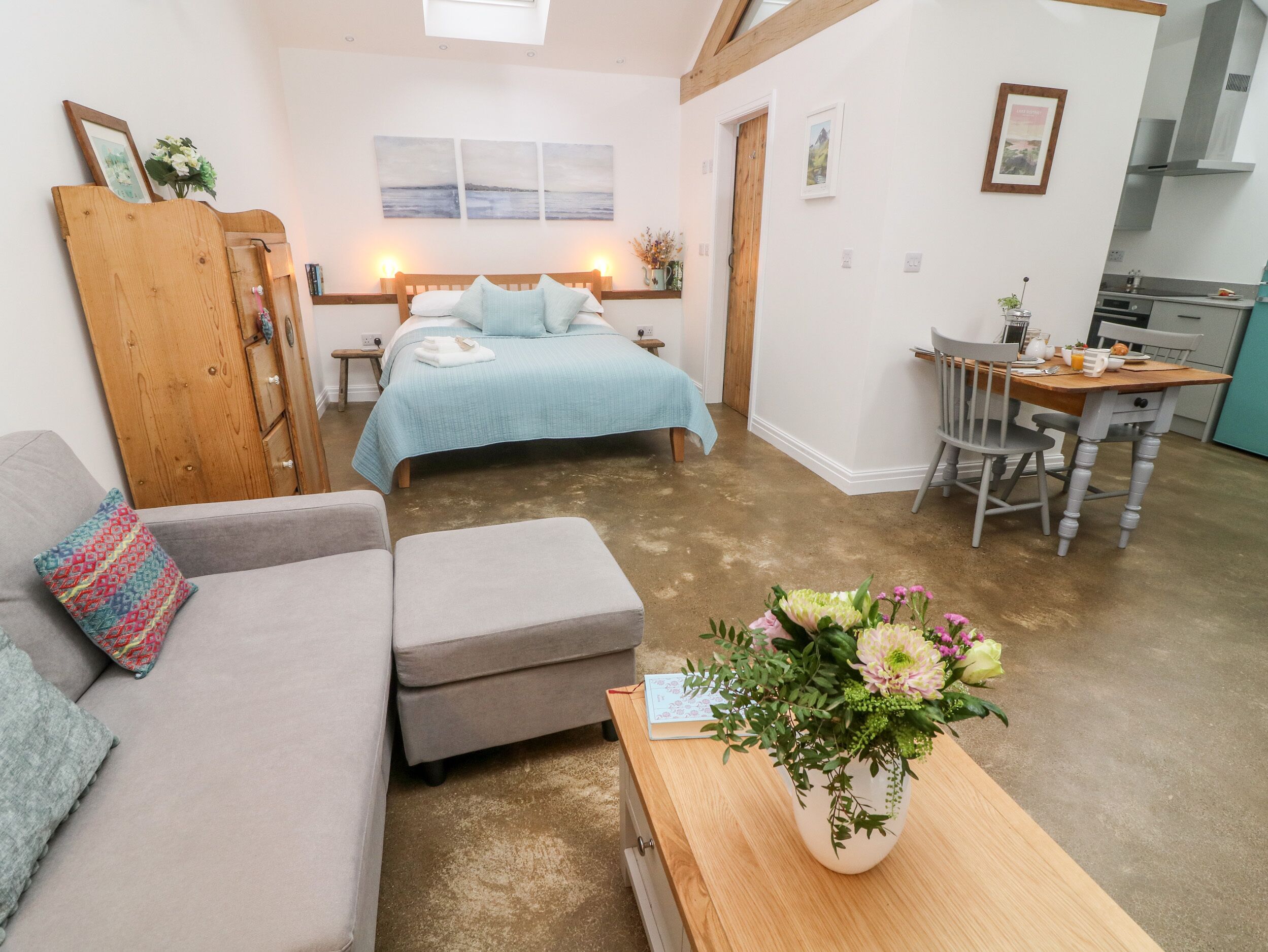 HORNCOP NOOK, romantic, with a garden in Kendal