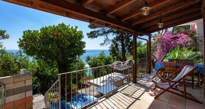 Maison de vacances "Casa Sulla Spiaggia 1" avec vue sur mer, terrasses et jardin