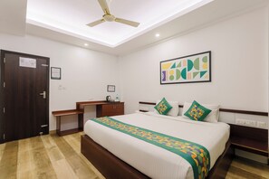 Deluxe Room | Individually furnished, desk, iron/ironing board, rollaway beds