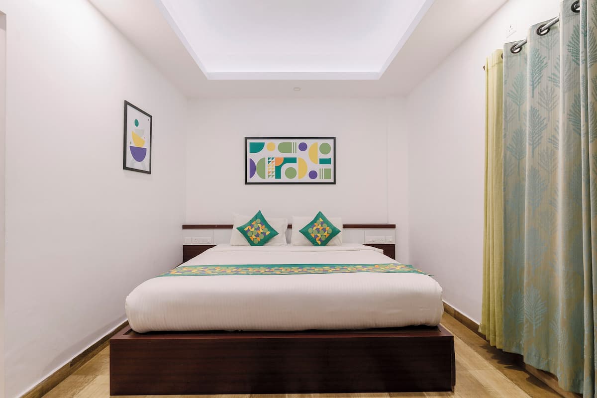 Standard Room | Individually furnished, desk, iron/ironing board, rollaway beds