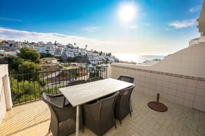 Outdoor dining - HACIENDA 19 MENYBER (Nerja)