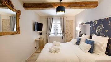 3 slaapkamers, een strijkplank/strijkijzer, gratis wifi, beddengoed