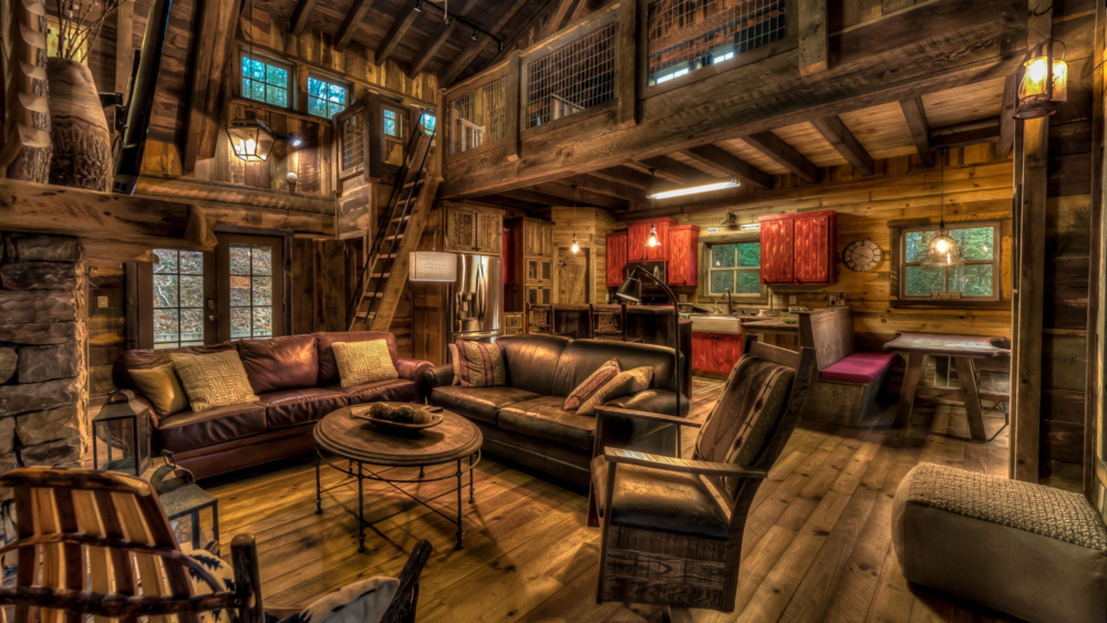 House, 3 Bedrooms | Living room | TV