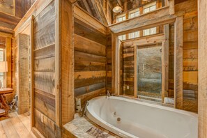 House, 3 Bedrooms | Bathroom