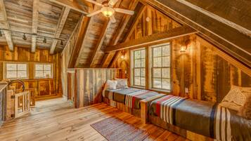 House, 3 Bedrooms | 3 bedrooms, individually decorated, individually furnished, bed sheets