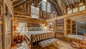 House, 3 Bedrooms | 3 bedrooms, individually decorated, individually furnished, bed sheets
