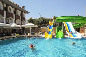 Seasonal outdoor pool, pool umbrellas, sun loungers