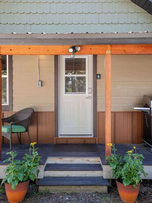 Terrace/patio - Forest View Cabin (West Yellowstone)